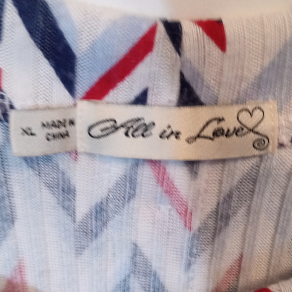 Chevron Pattern Sleeveless Top - Picture 2 of 3